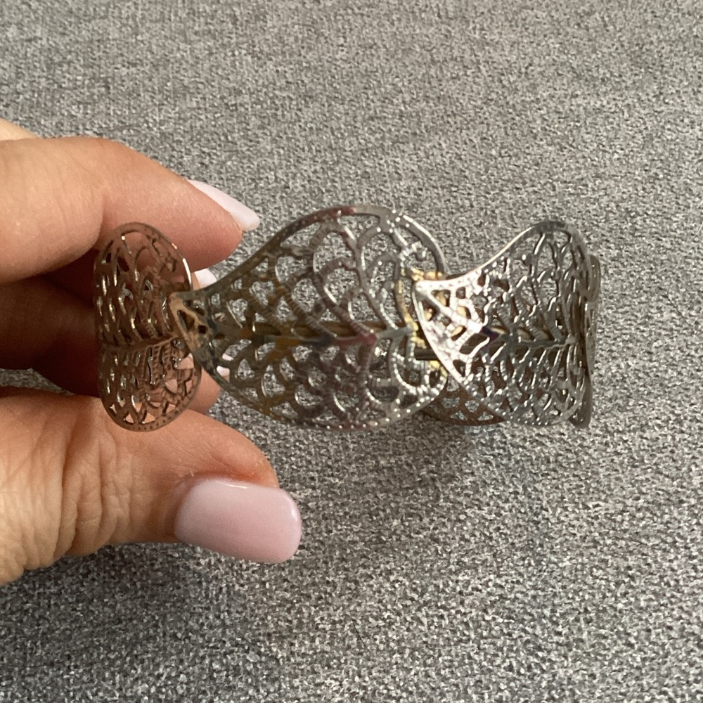 Silver Leaf Design Bracelet